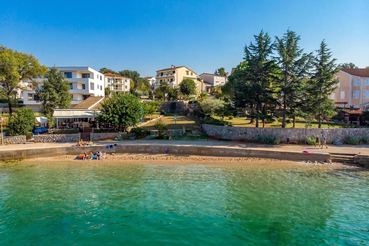 Apartments With A Parking Space Vantacici, Krk - 21694 Malinska